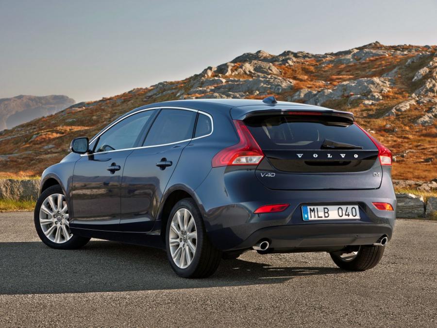  Volvo V40 D4 2012 года  (фото 6 из 8)